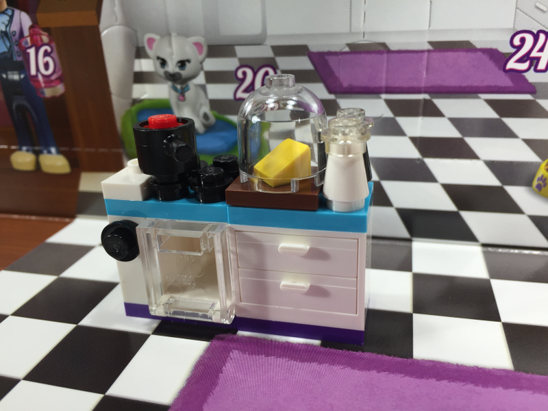 Illustration for article titled Review: Lego Friends, City, Star Wars advent calendars--day 13
